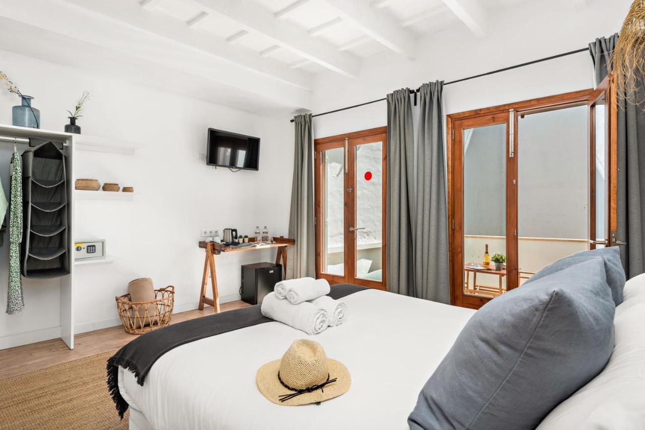 Hotel Boutique Ses 5 Claus Ситадела Екстериор снимка