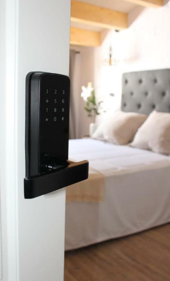 Hotel Boutique Ses 5 Claus Ситадела Екстериор снимка